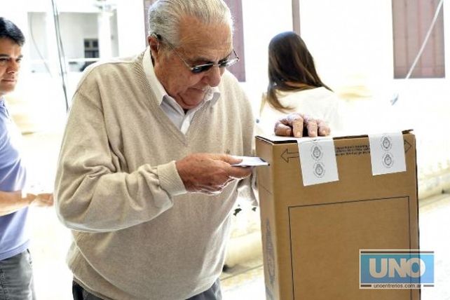 Políticos de raza de más de 80 años que fueron a votar