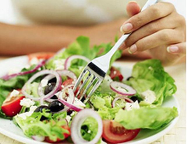 Vegetarianos y veganos van ganando terreno entre quienes comen carne.
