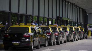 Taxis compartidos: proponen hacer una prueba piloto en la Terminal de Ómnibus
