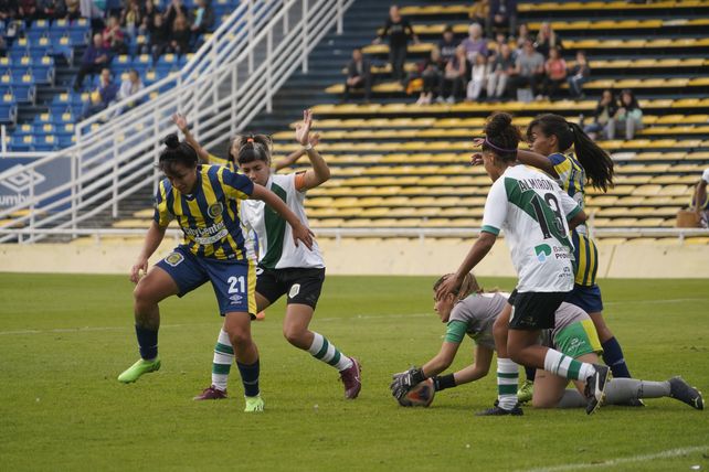 Central remontó el partido con Banfield y sigue soñando