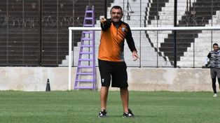 Rival de Central sin DT: Diego Osella dejó de ser el entrenador de Chaco For Ever