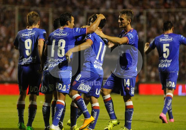 Si la formación se mantiene junta en la mitad de la cancha