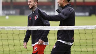 Benedetto sufrió una lesión muscular en México que lo tuvo a maltraer, y por eso todavía no pudo debutar con la camiseta de Newell’s.