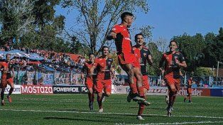 La única vez que Colón jugó ante Brown de Adrogué fue goleada del Sabalero 4-0.