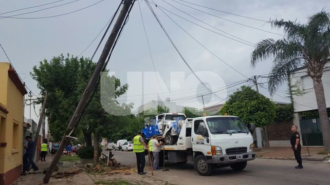 Persecución y violento choque de un patrullero con dos policías heridos