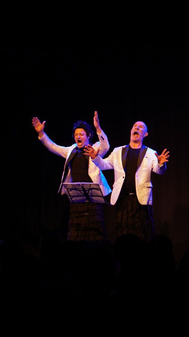 Los Modernos llegan a Rosario para festejar 20 años de humor