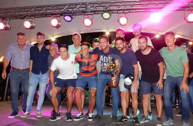 La Liga Santafesina reconoció a todos los campeones