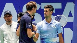 Djokovic pasó a la final de Astaná tras la lesión de Medvedev
