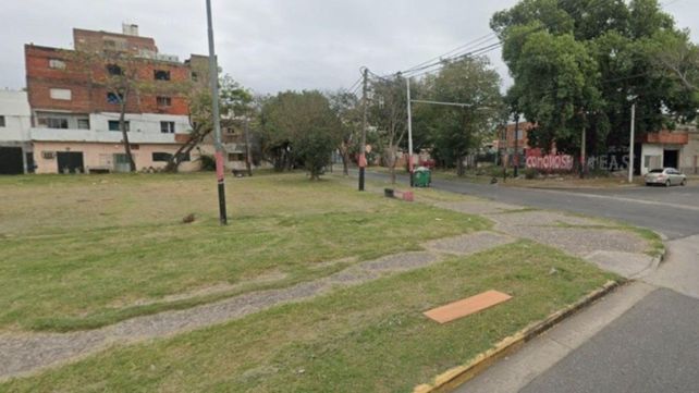 El hombre fue atacado en Cerrito y Esmeralda en la madrugada del domingo.