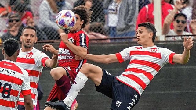 Unión perdió más de lo que ganó en el 15 de Abril y selló un certamen muy flojo ante su gente.