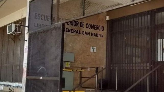 Este martes el Superior de Comercio desobligó a los alumnos del turno mañana por la falta de luz y agua.