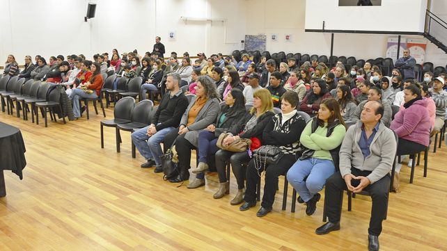 Entregan 150 tablets para estimular alfabetización digital