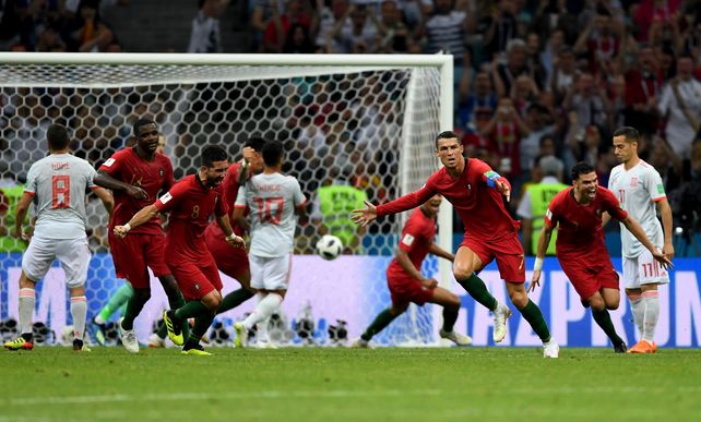 Cristiano Ronaldo empata frente a España en el último instante. Por la trascendencia del partido fue el gol más importante de la fase de grupos