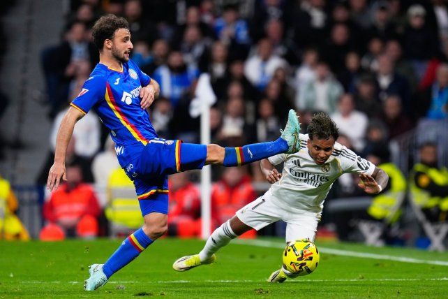 El brasileño Rodrygo tuvo una seria lesión de rodilla y no jugará el Mundial.