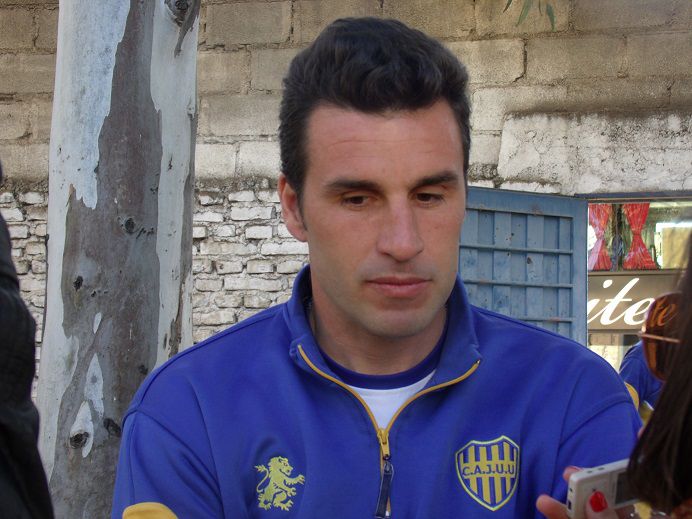 “Tombo quiere jugar en Central Córdoba y mañana (hoy) tenemos que definir su situación contractual”