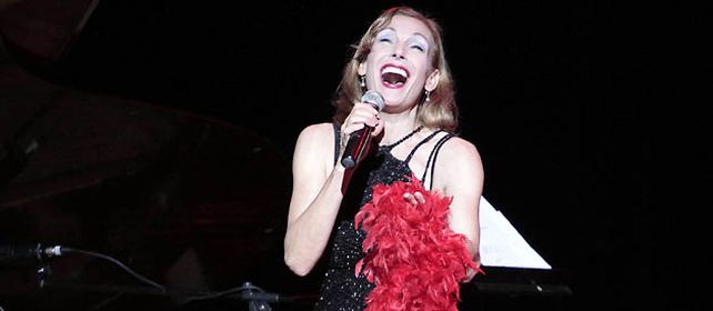 La cantante alemana recurrió al impecable oficio del bandoneonista argentino Marcelo Nisinman para concretar su proyecto de musicalizar parte de la obra poética de Pablo Neruda.