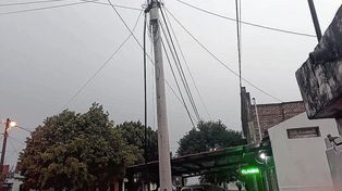 Vecinos enojados sin internet y línea de teléfono por robo de cables en Paraná