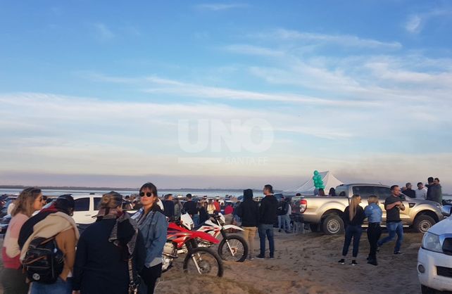 Descontrol en Playa Norte y El Chaquito: fiestas, carreras y masividad