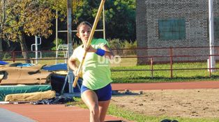 La garrochista santafesina Luciana Gómez Iriondo podría estar presente finalmente en el Mundial U20 de Atletismo a realizarse en Kenia.