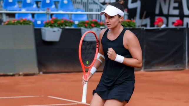 Nadia Podorsoka formó pareja con la japonesa Moyuka Uchikim. No pudieron superar el debut.