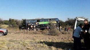 Chocó un colectivo con jubilados cuando iba rumbo a Merlo