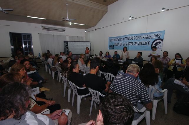 Los docentes se dividen entre aceptar o realizar paros de 48 y 72 horas