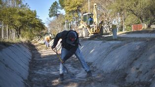 La Municipalidad limpió 8.000 metros de canales en Colastiné Norte