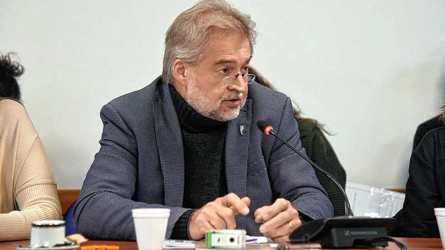 Mirabella presentó un proyecto para promover el empleo en mayores de 50 años