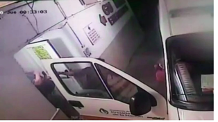 Un médico fue baleado en la puerta de un hospital y sospechan de un familiar de un fallecido por Covid