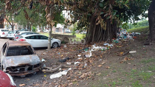 En Santa Fe hay 300 vehículos abandonados en la calle: el municipio comenzó a retirarlos con una nueva grúa