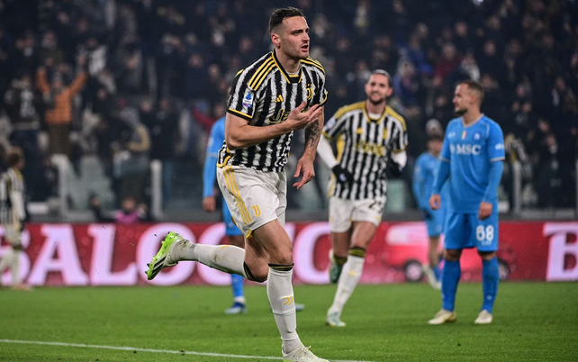 Juventus venció a Napoli y alcanzó la cima del Calcio