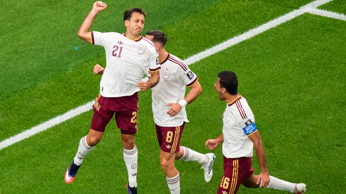 España impuso su juego de toque, venció a Francia y es el primer finalista del Mundial