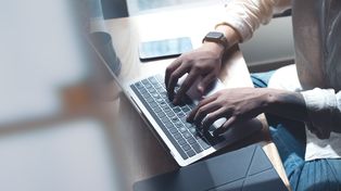 Los trabajos freelance para el exterior son una modalidad que eligen miles de argentinos de diversos sectores laborales.