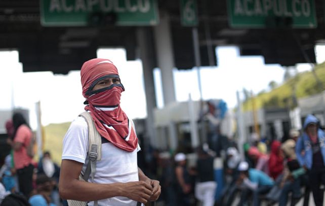 Más cadáveres estaban siendo extraídos ayer