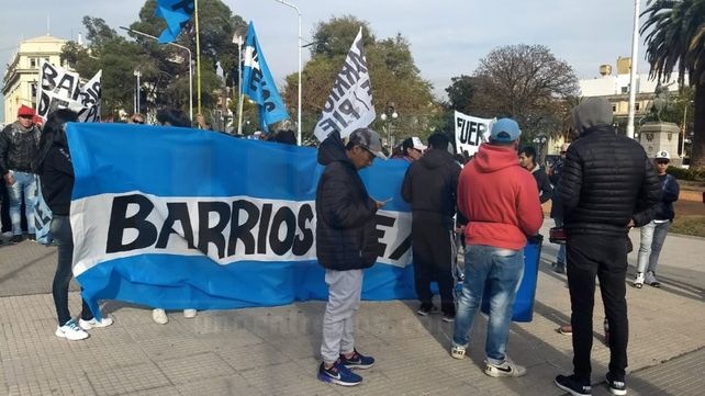 Organizaciones sociales marcharon a Casa de Gobierno por pan y trabajo