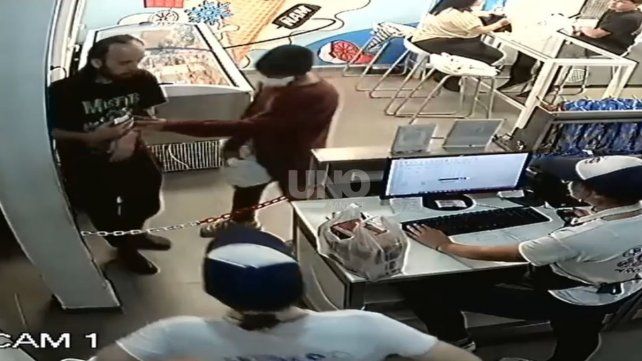 El viernes por la noche empleados y clientes vivieron momentos de terror El viernes por la noche empleados y clientes vivieron momentos de terror