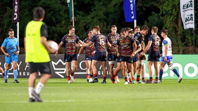 Los jugadores de Pampas festejan uno de los tries ante el equipo paraguayo.