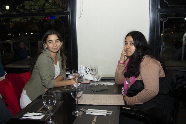 Micaela y Florencia Arévalo