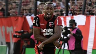 Ditta habría ejercido presión para emigrar al fútbol mexicano a cambio de un contrato superior al que tenía en Newells.