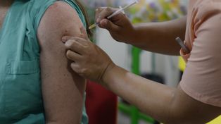 Una calculadora estima en qué lugar de la fila estás para recibir la vacuna contra el coronavirus