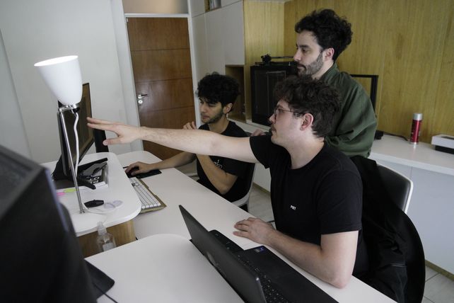 Parte del equipo de 3dF en las oficinas de la empresa.
