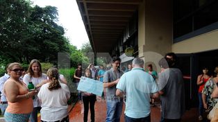 Continúan los reclamos de trabajadores en el Ministerio de Educación