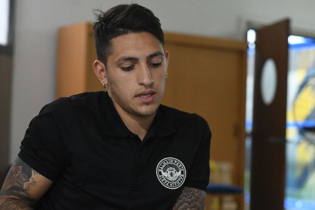 Gastón Ávila siempre tuvo el deseo de volver a jugar en Central. El Canalla busca un jugador en ese puesto.