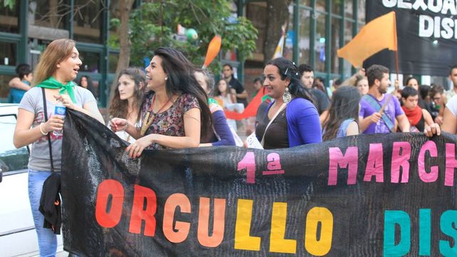 Se realizó en Paraná la primera Marcha del Orgullo Disidente