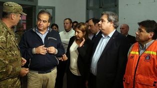 Los ministros de Gobierno de Santa Fe y de Defensa visitaron evacuados en Santo Tomé