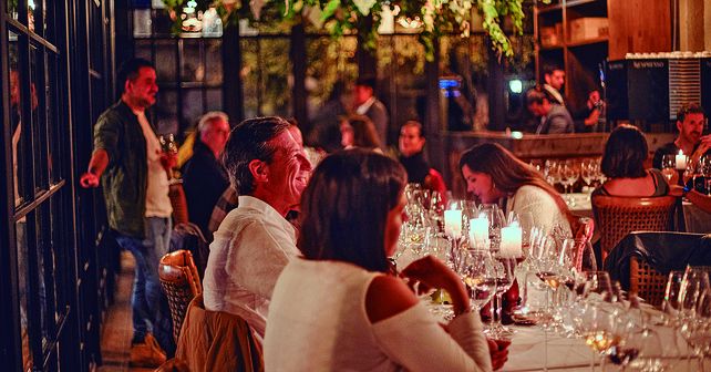 La Vendimia es una fiesta tradicional y popular que es un emblema de la provincia de Mendoza.