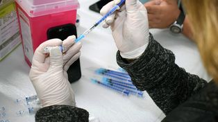 Covid: desde este sábado vacunan en la Escuela Hogar