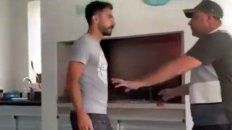 El asado no se toca. Nacho encaró a un amigo que le tocó la parrilla. El asado no se toca. Nacho encaró a un amigo que le tocó la parrilla.