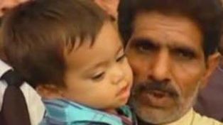 Un nene de apenas 9 meses fue acusado de intento de asesinato en Pakistán