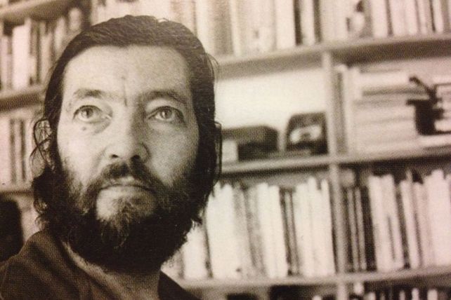 Los cuentos de Cortázar están llenos de resortes que el lector activa.